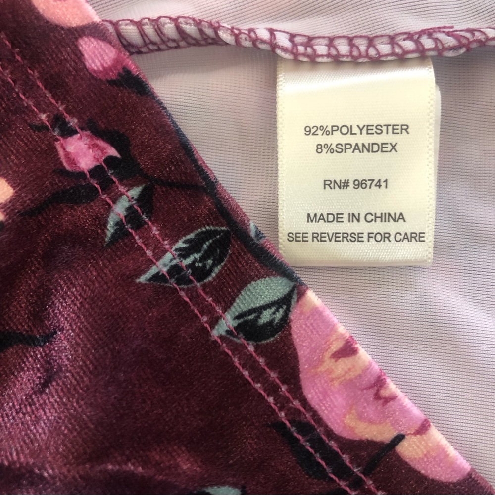 🌼 Self Esteem Burgundy Floral Velvet Ruffle Sleeve Top 1X - Picture 6 of 6